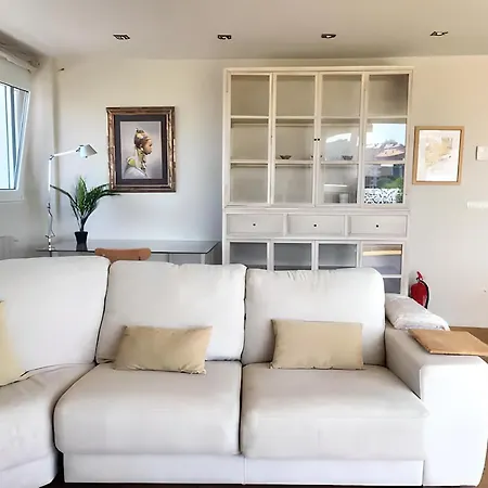 Apartamento Com Excelente Vista Mar *